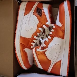 Lightly worn jordan 1s